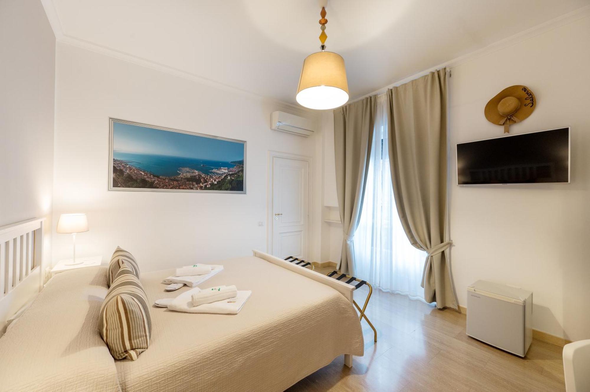 Panoramic Rooms Salerno Bagian luar foto